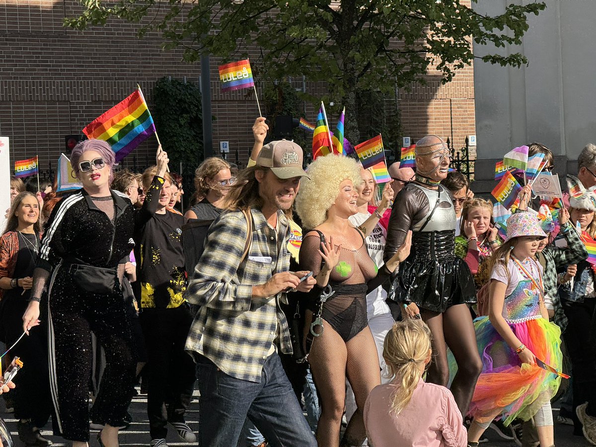 Petra Hall tweet media