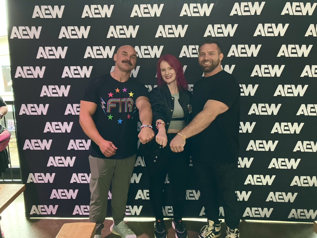 It took over 4 years but I finally got to meet <a href="/DaxFTR/">Dax FTR</a> and <a href="/CashWheelerFTR/">Daniel “Cash” Wheeler</a>! 🔥 Thank you so much! Top Guys &amp; Living Legends for sure