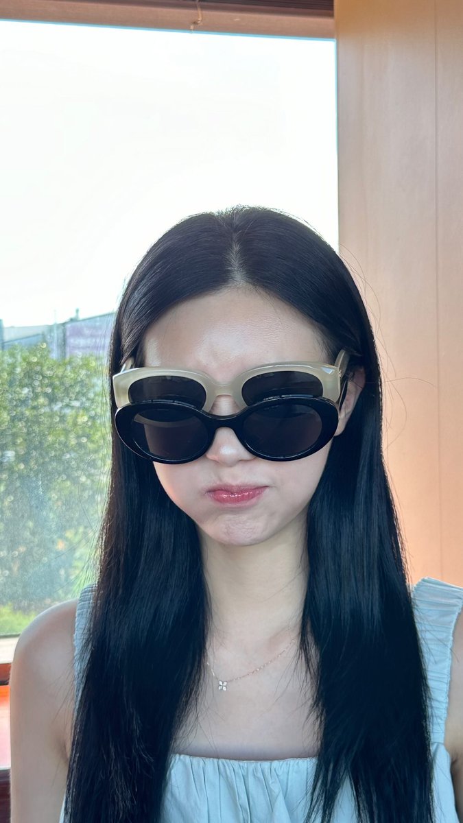 chaewonfiles's tweet image. 240824 silver_chae_526 IG stories  

#권채원 #KWONCHAEWON