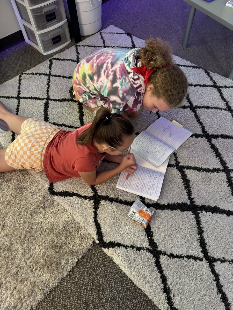 megan_pehl's tweet image. Sharing our writing with peers makes it more fun! ✏️❤️💙 #LeadReed #flearning #5thGrade