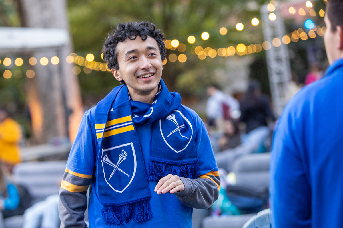 EmoryAlumni's tweet photo. Get your blue and gold gear ready for College Colors Day on August 30 ππ
Show off your pride for Emory by wearing blue and gold, sharing on social and tagging with #EmorySpirit, or download a special virtual background: https://t.co/FNJvTfmq31. #AlwaysEmory https://t.co/YAo5ZOy5np