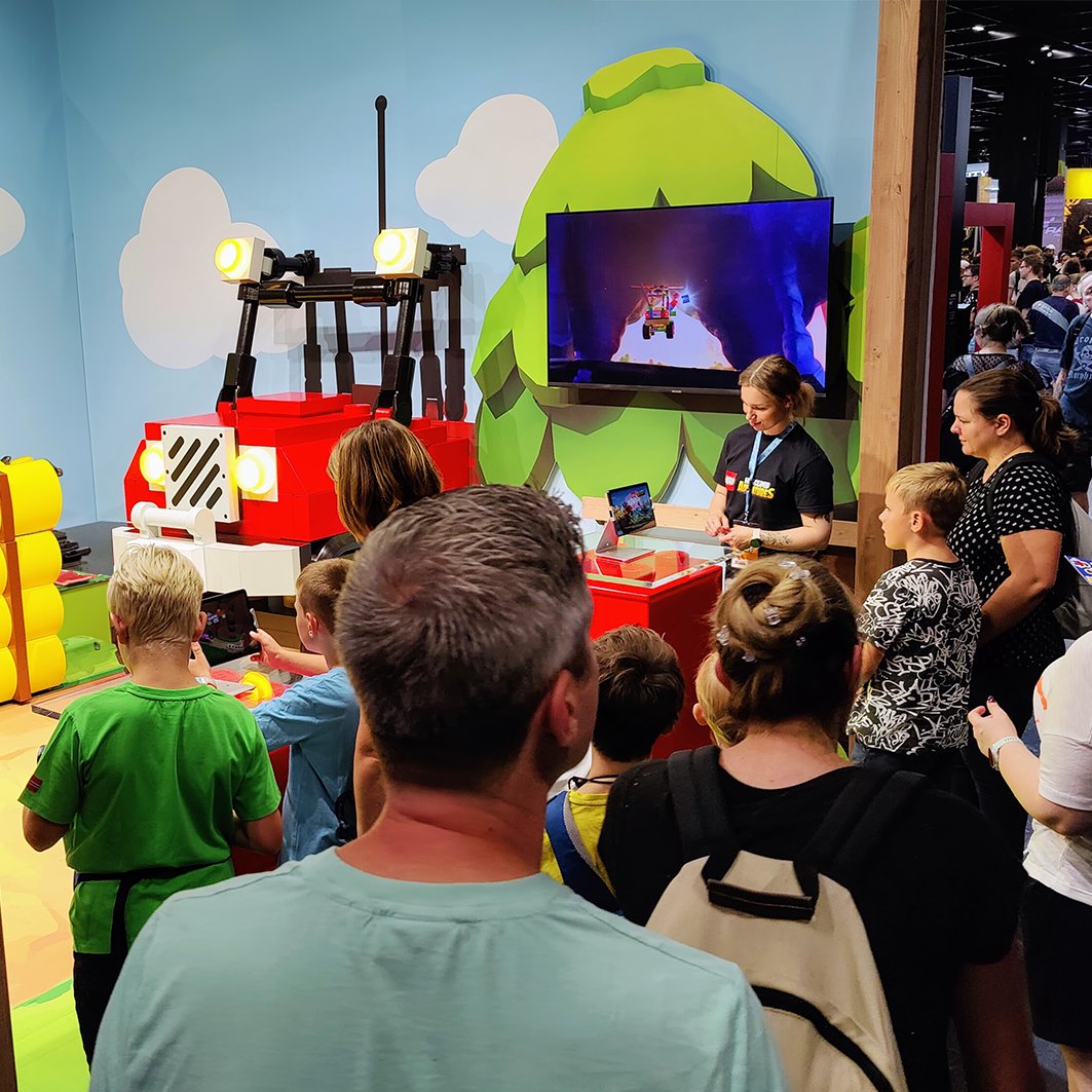 🎮 Gamescom is buzzing, and so are we! Swing by our booth in Hall 10.1 for a shot at some exclusive swag, and get your game on with LEGO® Hill Climb Adventures—it's the perfect combo of fun and challenge for all ages. Don’t miss out! 🎉