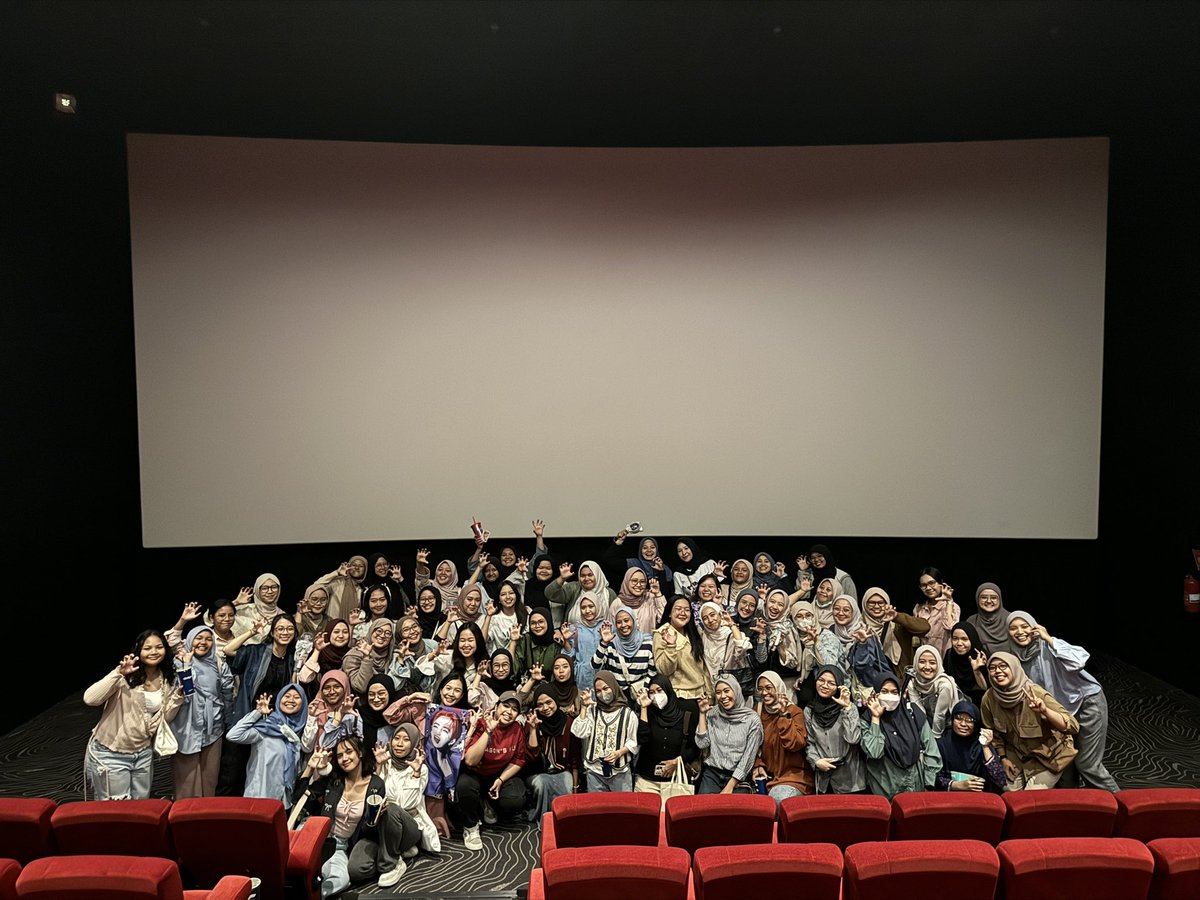 gosequartz's tweet photo. Dear #CaratBogor yang tadi nonton di lippo kebun raya ku upload disini yaa. Thank you gaisss 🎉🩷🩵 https://t.co/YZlExx6ciO