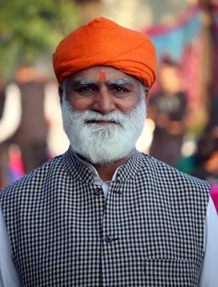 panditaAPMCC63's tweet photo. Here is the Ist kashmiri pandit Sh. MK Yogi to get nomination from J&amp;K Apni party from Shangus Anantnag in the forthcoming assembly elections. Great recognition 👍 
@SMAltafBukhari https://t.co/J365ktnFF0