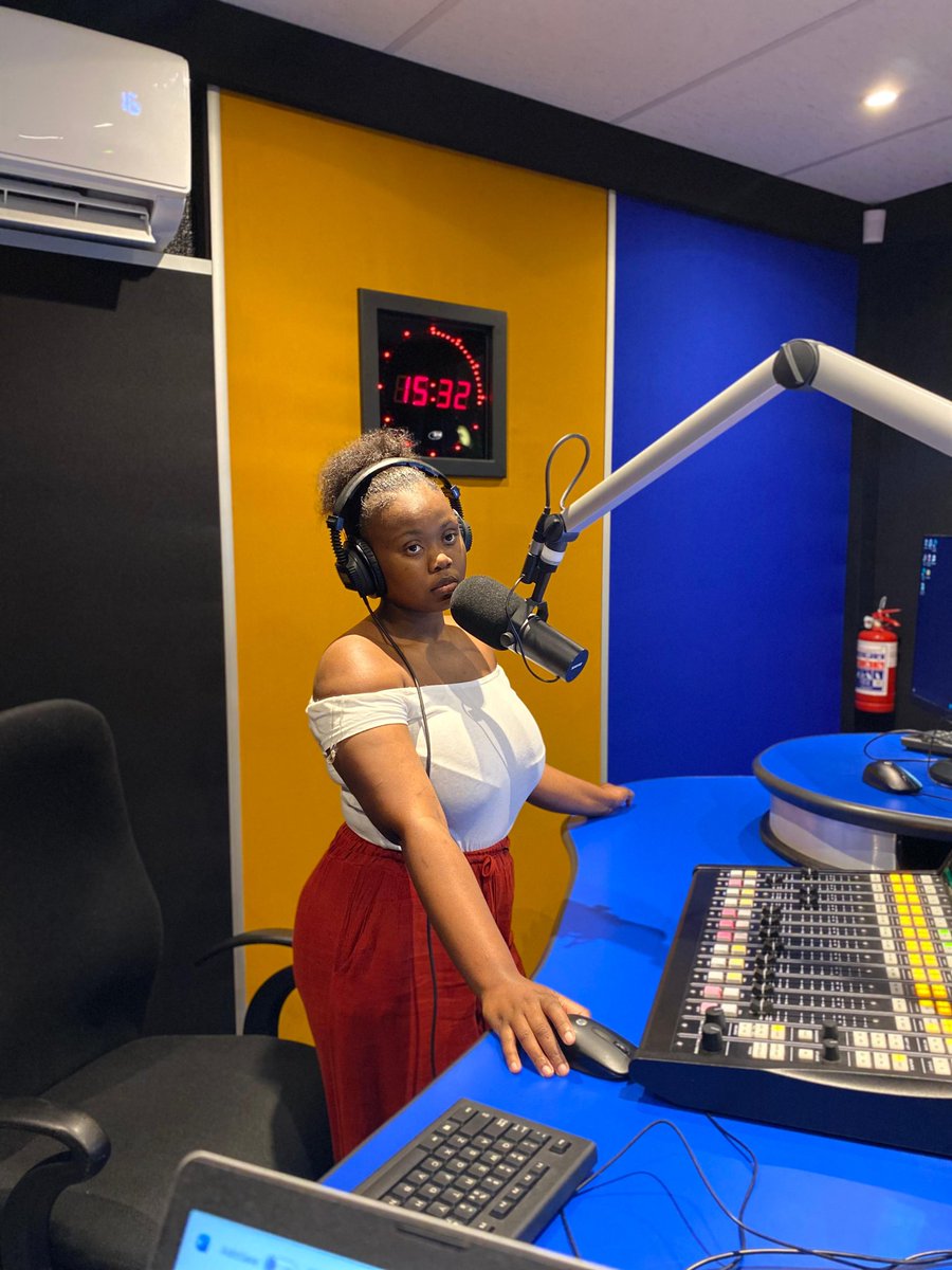 uDubs_Radio's tweet photo. The Sundowners Team, making sure that your weekend afternoons are Demure and Cutiesy ❤️💋. 

Join Reshoketswe, Lindokuhle and Kyle Every Saturday from 15:00 - 18:00 

#redefineyourpurpose #wherethevibeisat https://t.co/VNm4k5OufR