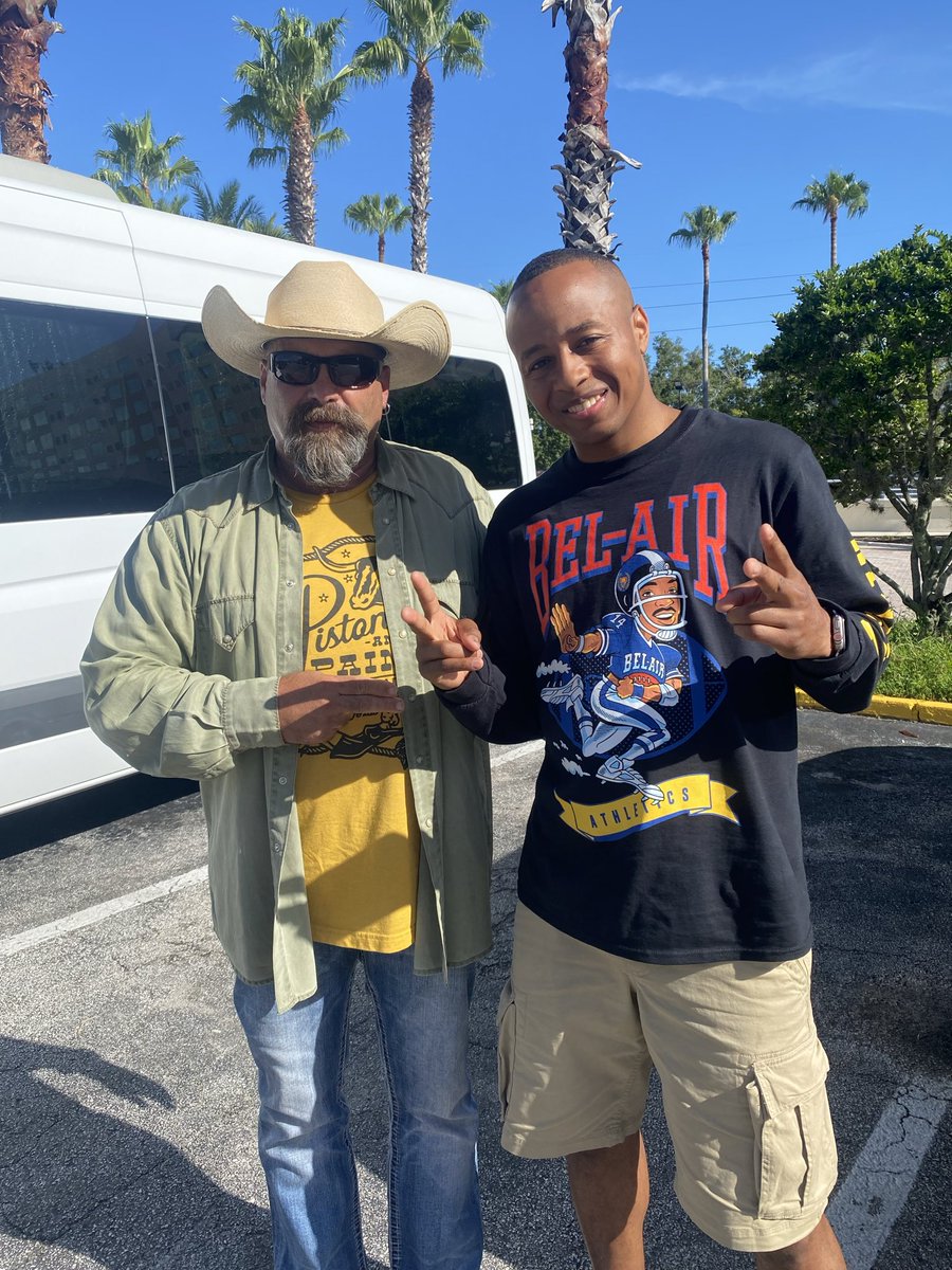 I got to shake hands with one of my heroes today!!!!! Thanks Gladen!!!!!!!!