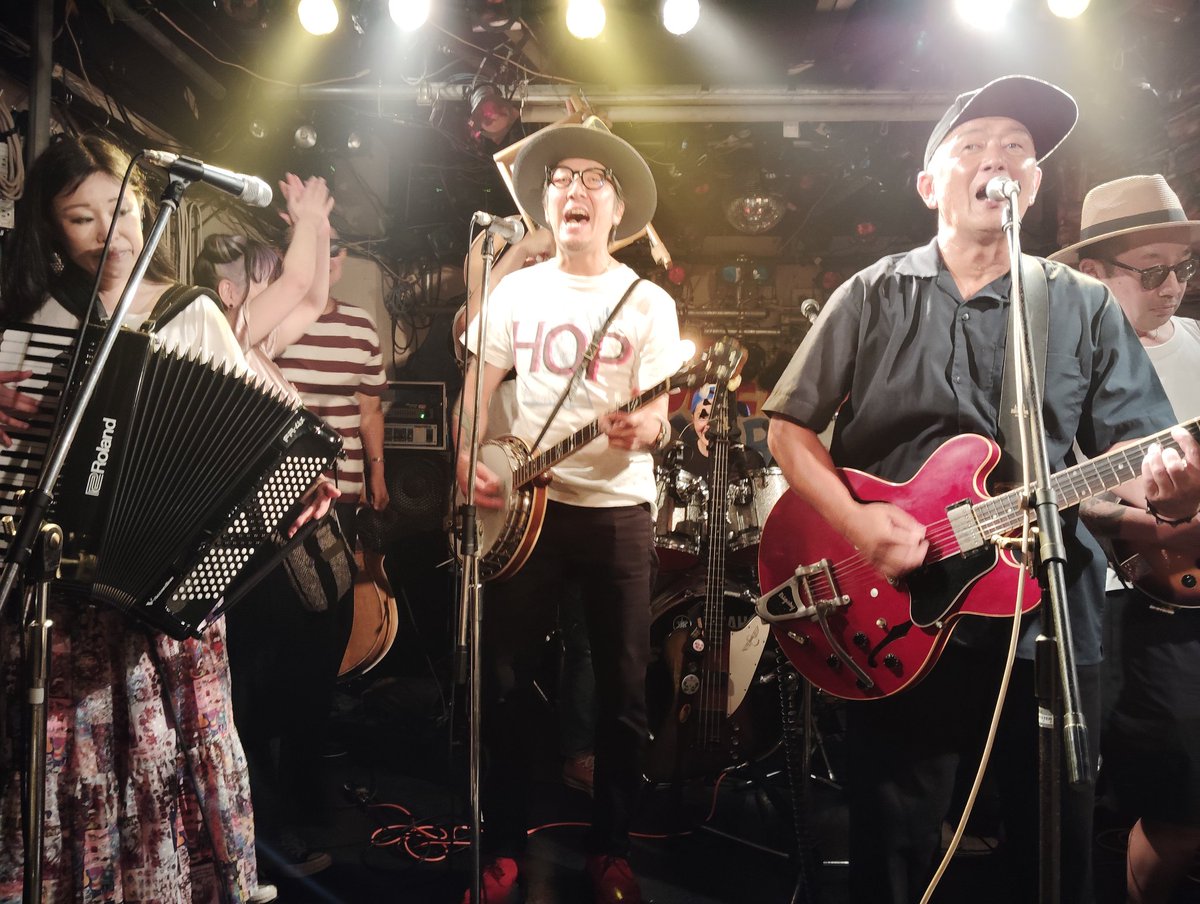 Bonny19840802's tweet image. ろく夜にてホブルディーズとホルスターズ堪能して来た！！
今日のホブルは小島さんが不在で残念でしたが色々とレアでした😌

#HOBBLEDEES
#TheHOLSTERS
#HOP！