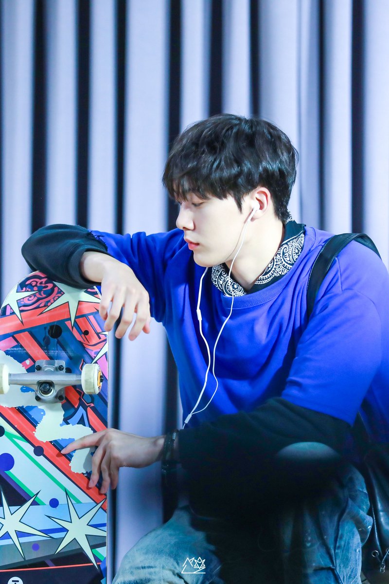 present_astro's tweet photo. 240823 대면 팬사인회 
🧒🏻🛹💙

#아스트로 #ASTRO @offclASTRO
#윤산하 #YOONSANHA https://t.co/1C250GajrK