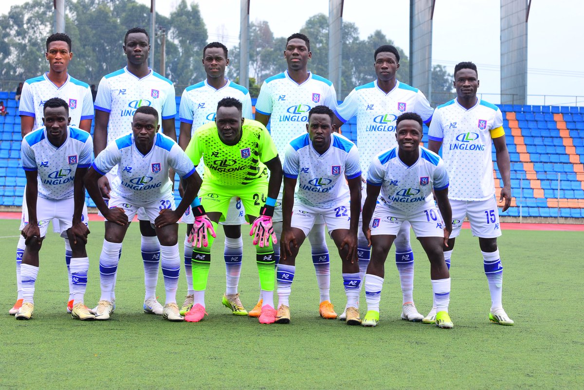 SCVillaJogoo's tweet photo. FULL-TIME 📸

@jonah_kakande's spot kick wasn't enough for the Jogoos , to head into the next stage of the @CAFCLCC
 Preliminary Rounds.

🟣(1-1)⚪

📲#CBESCV [Agg: 3:2]
      #LinglongBoys
      #TheJogoos🔵 https://t.co/5ok7E6eCId