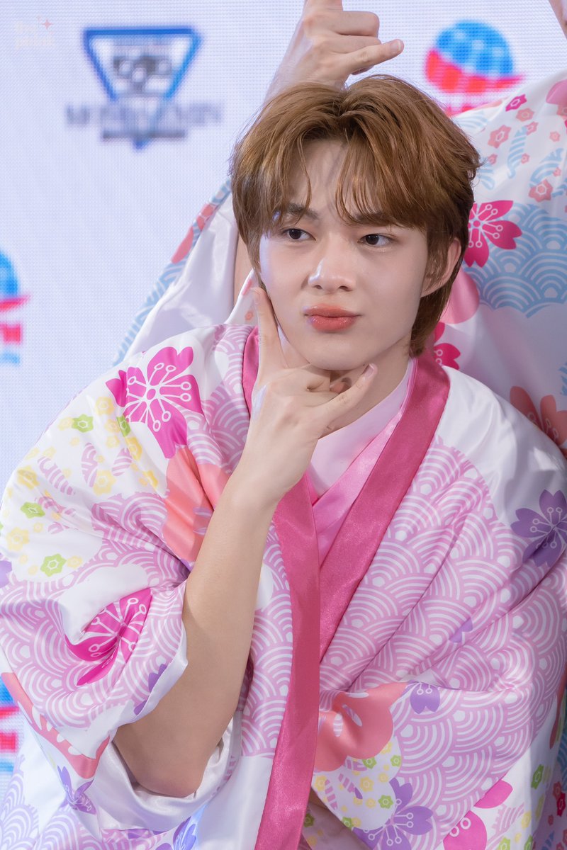 รักนิ้วก้อยน้องนิวสุบๆ🥺🤘🏻

#NuNew <a href="/CwrNew/">NuNew</a> 
#MONDAHMINxซีนุนิว