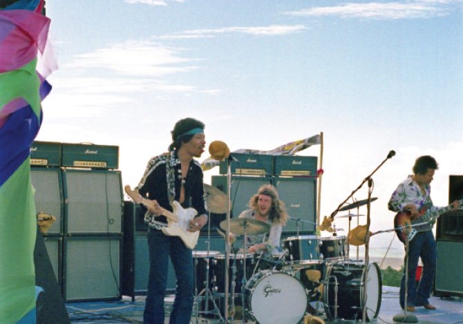 Jimi Hendrix remembered by his friend and bandmate Billy Cox

“Jimi and I did not know, but now I remind myself, Jimi, Mitch (drummer Mitchell) and I will always have Maui.”

mauinews.com/entertainment/…