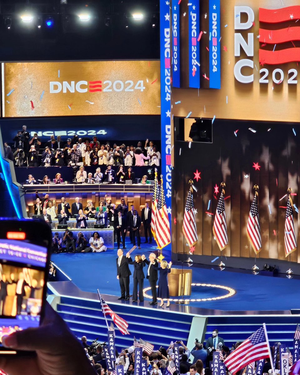 JFarrforSC's tweet photo. We now have an opportunity to turn desperation into hope, sadness into joy, and division into unity. I'll take common sense over nonsense. We're not going back! When we fight, we win. I'm all in. Let's do this! https://t.co/W8YSynbpQX