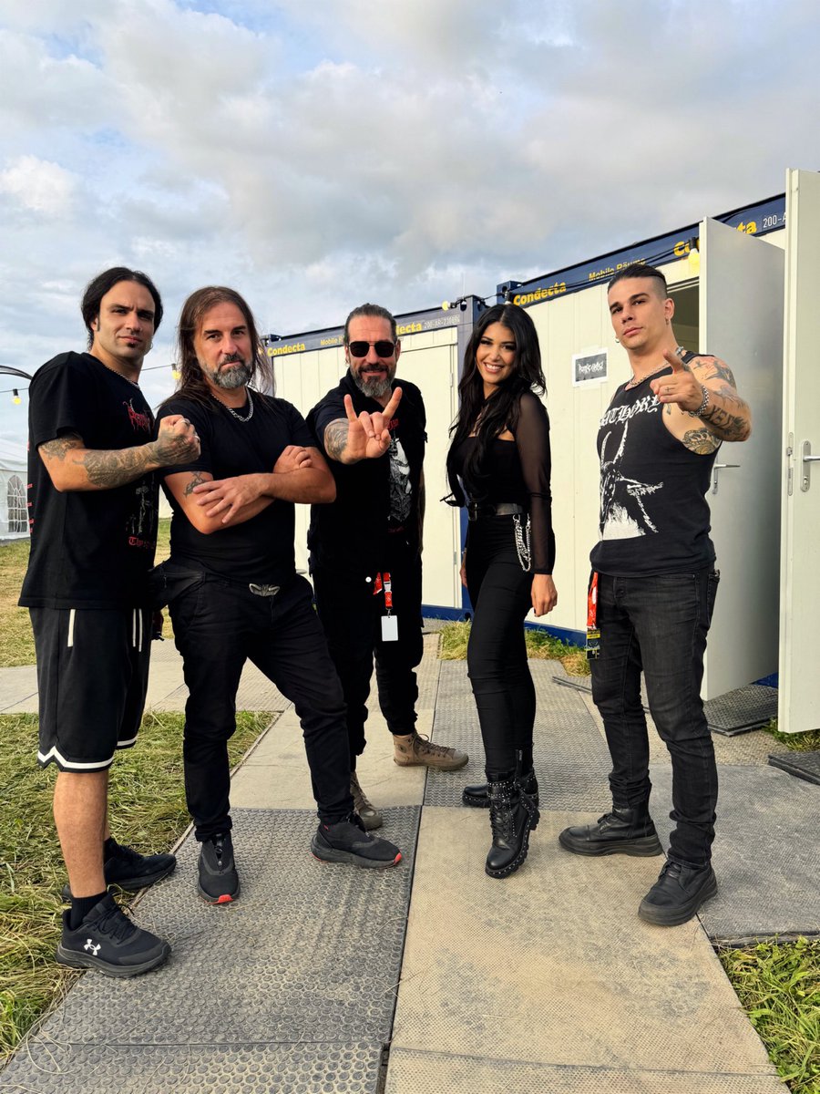 Xandria tweet media