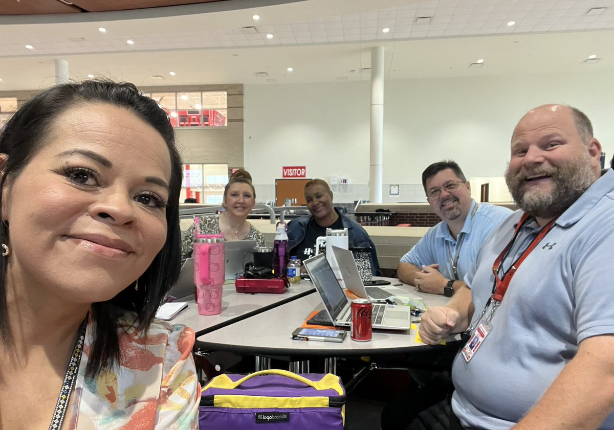 MsRivas_80's tweet photo. Day 2 of Blocks! Learning how to navigate Summit K12.
🗣️Whose house? @9thIsd
#DualLanguageBLOCS @CISDDualESL @ClevelandISDTX @GrowBigC https://t.co/WRKmtAmL19
