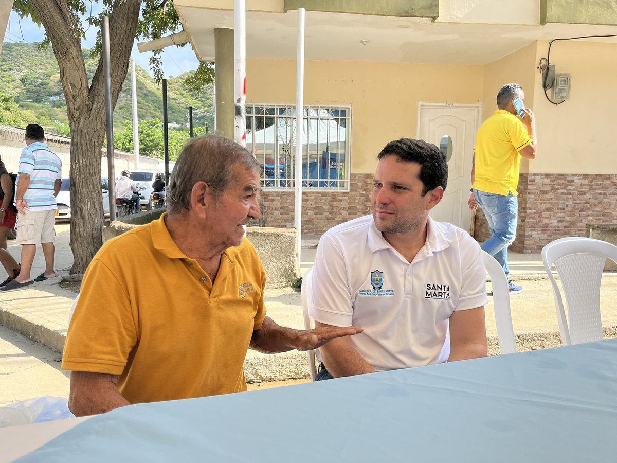 Estamos con el equipo sec gobierno en Alcaldía Al Barrio en Nacho Vives.