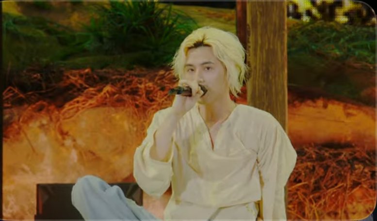 配信ありがとうございます。
Liveを生で見る事は
外れた身には無理でしたが
ナチュラルなスタイルの風さんが
歌う姿を同時に見る事が叶い、
本当に幸せです。
軽やかな風が、暑い🫠日本の夏祭りを
吹きぬけたような、だけどこの一瞬を
強く抱きしめている自分がいました。
#藤井風