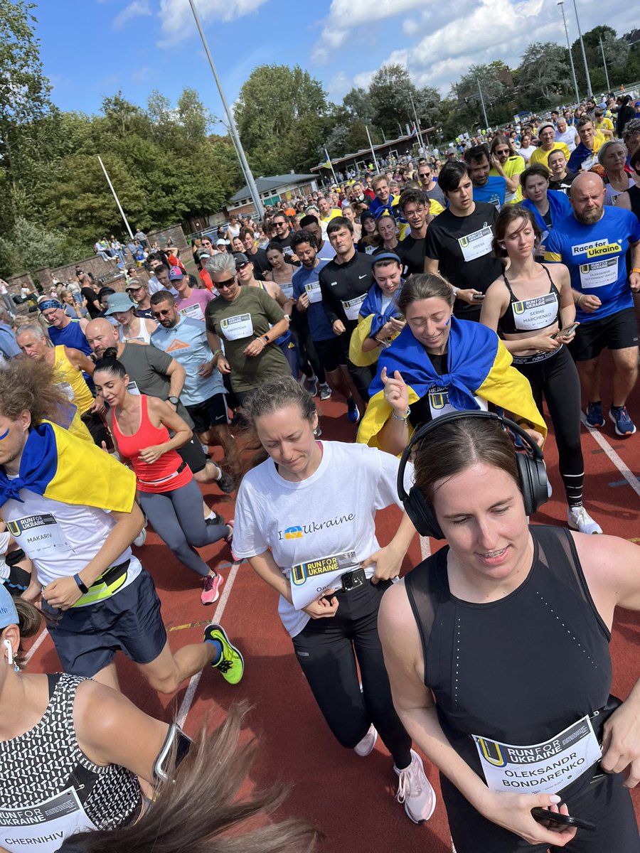 ukinnl's tweet photo. To mark Ukraine's Independence Day today, @ukinnl joined @UKRinNLD at the annual #RunforUkraine run to show support for 🇺🇦 and it's people.
The UK's support for Ukraine remains iron-clad. #SlavaUkraini https://t.co/QPV6ufWsZb