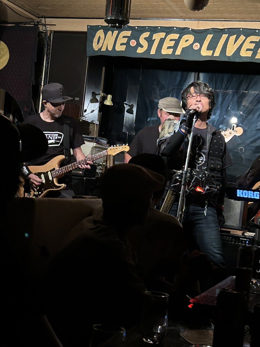 久々の演奏🎸
お客さんの前でギター弾くのはやっぱ緊張するー（笑）