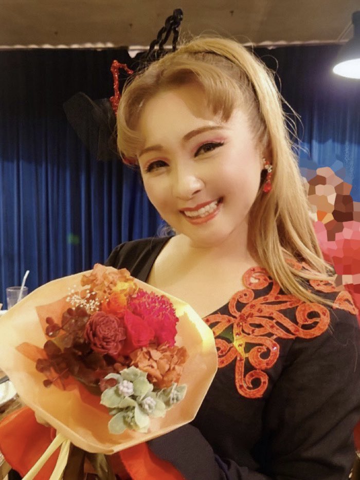 mikandemikan's tweet photo. ティアラ創立25周年記念パーティー
ティアライヴⅡ、ご来場頂いた皆様、本当にありがとうございました💃✨

皆様の笑顔を観た瞬間すごく嬉しくて…
一緒に過ごす時間が本当に幸せでした😭💗

今度こそ？少し充電期間です。
また表現者として皆様にお逢い出来る日が来ると信じて…！

またね（*＾＾*） https://t.co/WVUI4tRq17