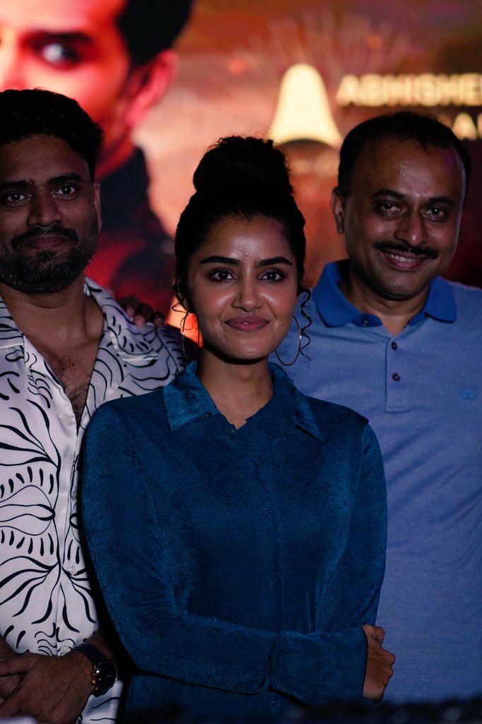 AnupamaTrends's tweet image. #Karthikeya2 National Award winning celebrations ✨

@anupamahere ❤️
#AnupamaParameswaran