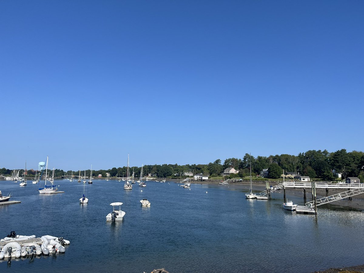 Spent the night at the Safe Harbor Marina in Kittery, ME. The dock master Jason (2nd picture) warmly welcomed us and shared his local knowledge. The facilities are perfectly kept, including great shower pressure. Plenty of restaurants within a mile walk- what a hidden gem!