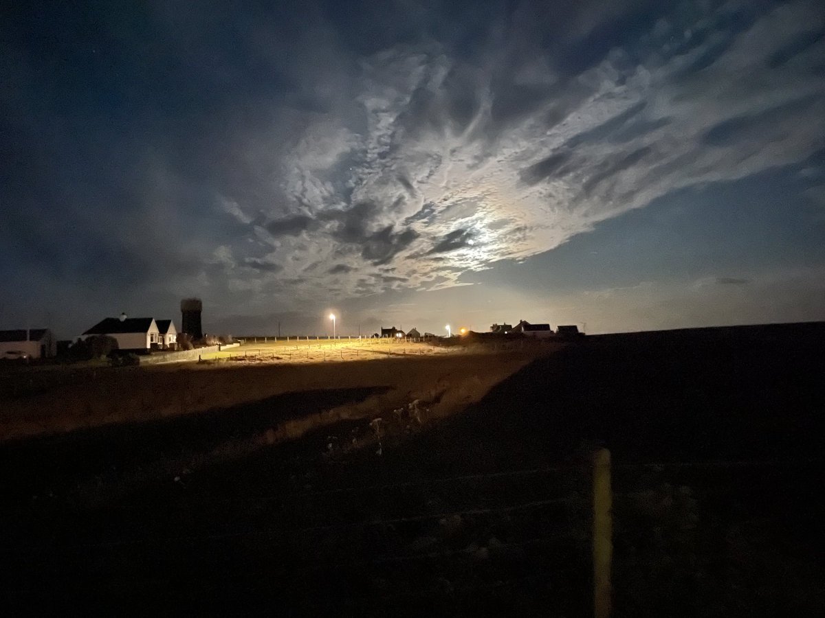 jtaberner's tweet photo. The sky! https://t.co/VGBqW8qxSB