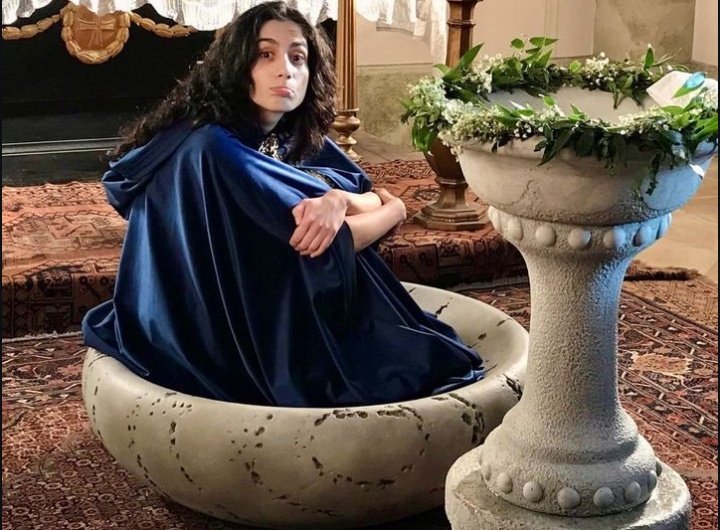 FallenaticsBRA's tweet photo. 📷: Laura Majid via Instagram.
“Em primeiro lugar, estou chateado por não ter todas as fotos que restam desta época, uma vez que foram todas apagadas do meu telemóvel antigo. Estes dois infelizmente são tudo o que consegui encontrar. #Fallen #Fallentvseries https://t.co/xwUGv5Icge