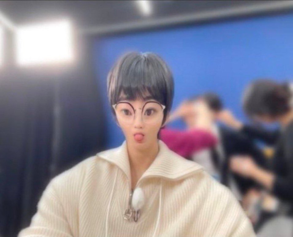 jiammes's tweet photo. @selfolssi hi dd, boleh kita berkawan?? 👽 https://t.co/9buZDsPyBp