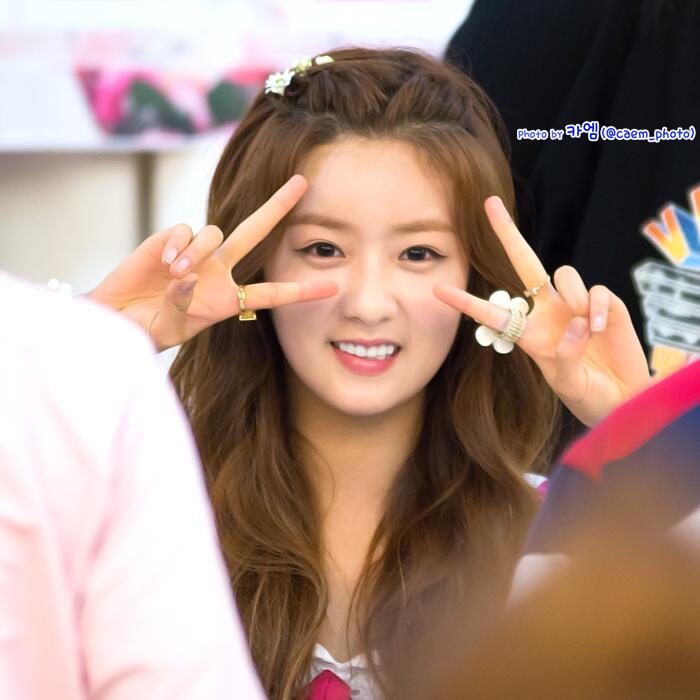 HAII MY LINEMATES!!!! 😭

Aduh lg jd Bomi salah
Hai Oppa!!