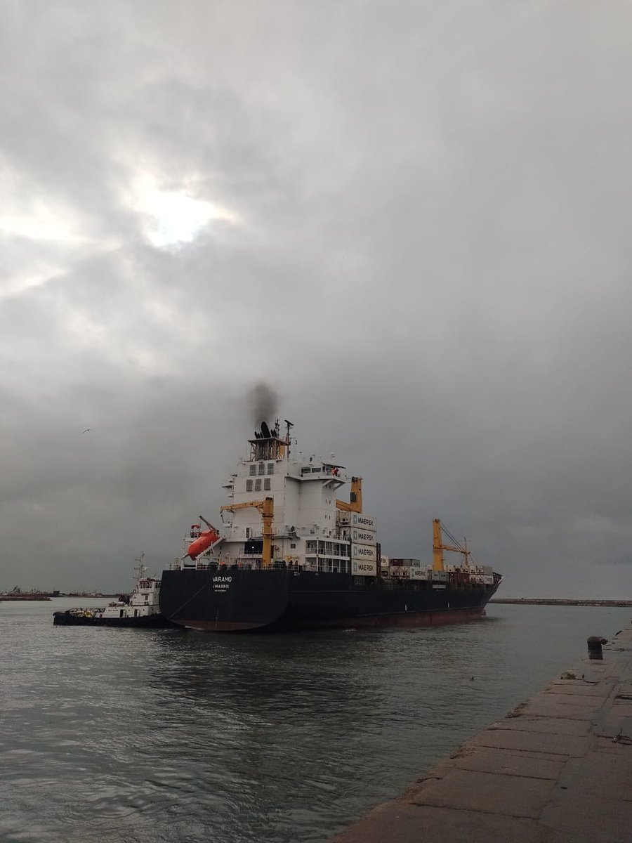 TC2mdp's tweet image. Buque #Varamo amarrando en muelle de ultramar.
Comenzamos a operarlo después del mediodía con servicio de estiba #Hipocoop
#Carga #Comex #Logística #Puertos