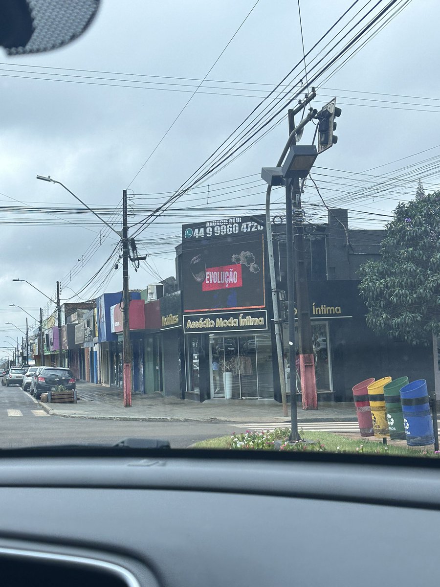 anasauel's tweet photo. no maior ponto turístico de Ubiratã 🙂‍↔️😋😋 https://t.co/6fkscC5SdK