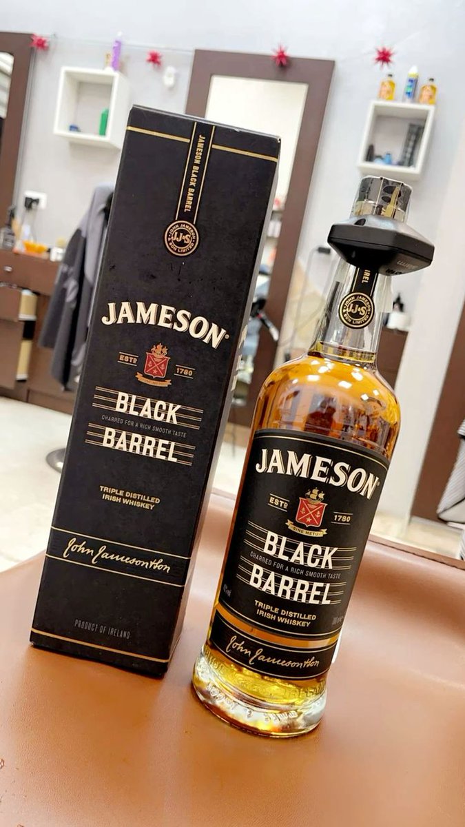 sundar_aaron's tweet photo. Goodnight my 𝕏 family 💫 

Pouring up good times and good vibes 🥃🍻 Let's toast to an unforgettable Saturday night!

 #WeekendVibes #SaturdayNight #BoozeUp https://t.co/DXf2eu8Qp8