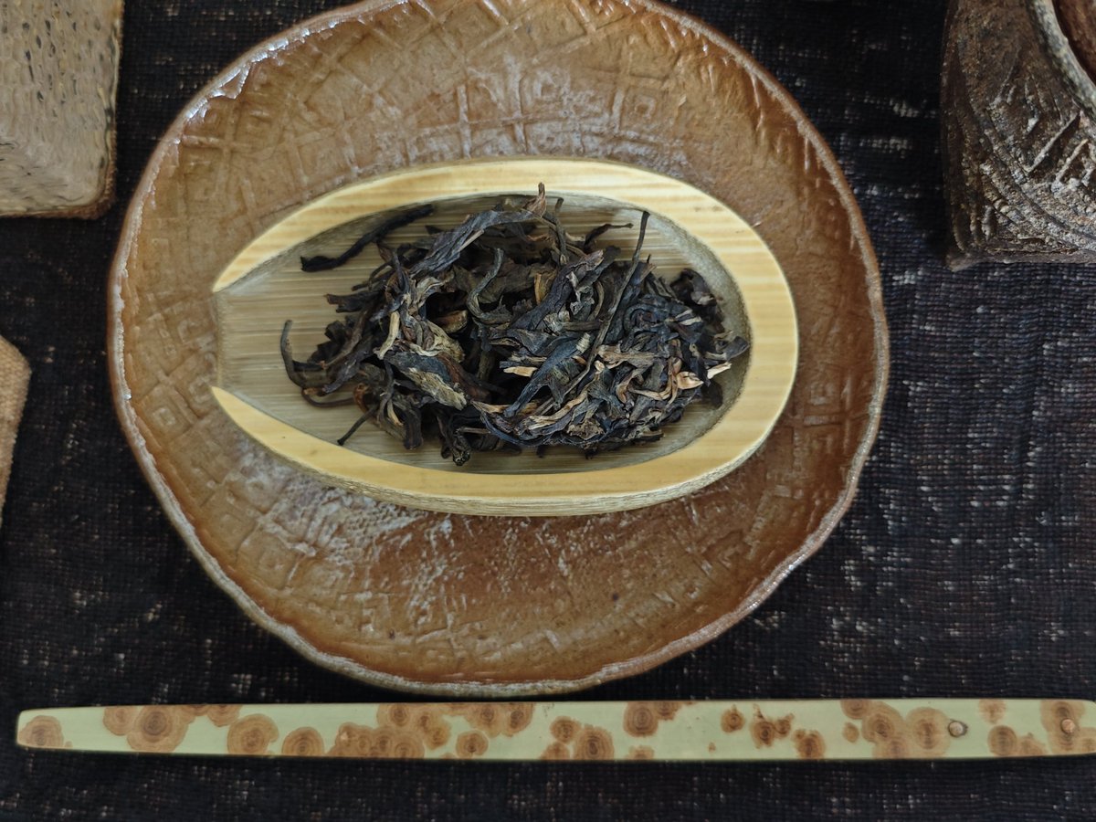 QRF4uARfNlWul43's tweet photo. 最近草莓树莓食用过量了…….胃寒…….今天喝个茶感比较纯柔的一四年 #勐海之星 #menghaizhixing ,果然舒服!
#太吾村甘泉厅
#生普
#puher https://t.co/fkXdu1ovMh