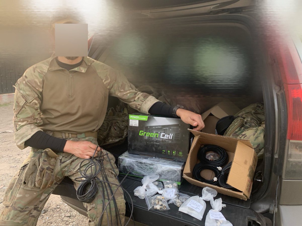 0xF0's tweet photo. Панове, якщо в цей день шукаєте можливості привітати наших захисників, прохання долучатися - зараз збираємо на автівку, яка буде дуже потрібна з настанням холодів: https://t.co/uEJkX3Hi1Z
Трохи світлин з минулими закупками для підрозділу зв'язку. https://t.co/XvWO1ZtVp9