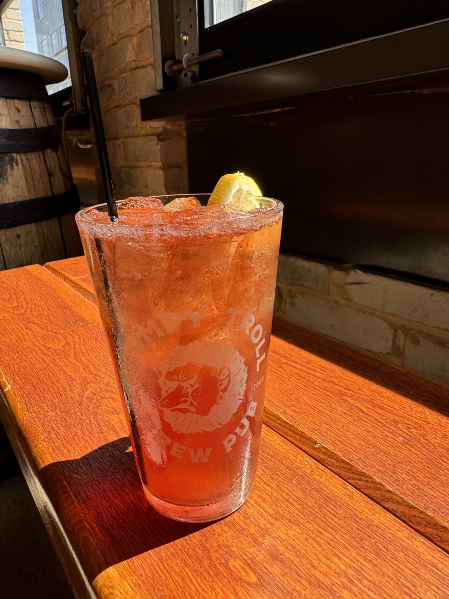 GrumpyTrollBrew's tweet image. A hot day ahead! Better order a Berry Pat - a delightful blend of Maker’s Mark, refreshing berry mint simple syrup, zesty lemonade and classic iced tea.
