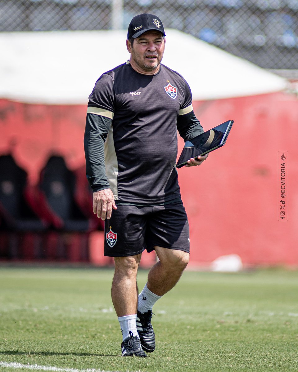 Preparação finalizada no Barradão, amanhã é dia de Leão. 🔴⚫️🦁

📸: Victor Ferreira/ECVitória

#PegaLeão #PorNossaHistória #Brasileirão2024
