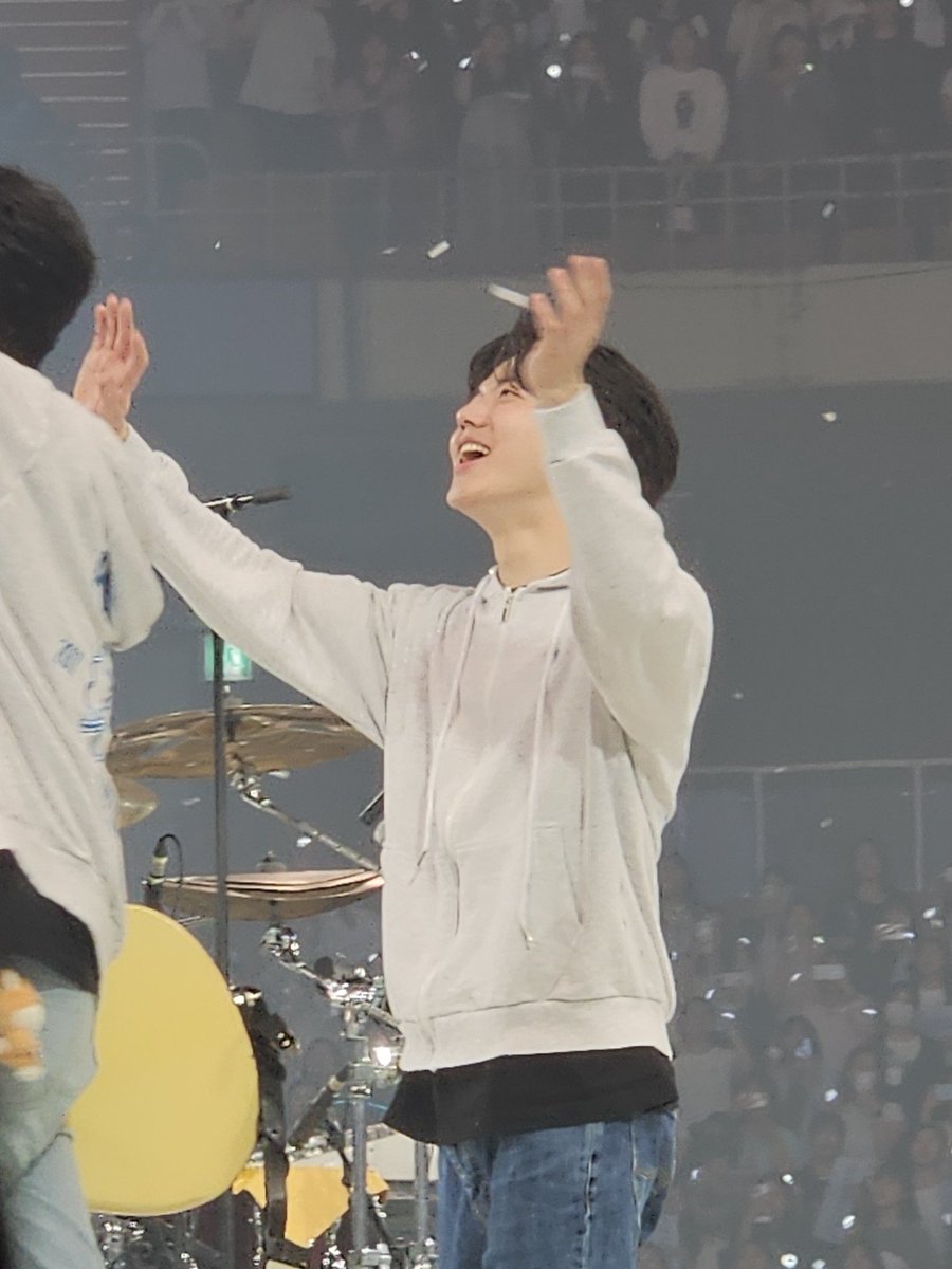 항상 우리를 바라봐주던 그 눈빛을 잊지 않을거야
앞으로도 도운이에게 좋은 사람이 되도록 노력할게
우리의 복덩이 도운아 생일축하해
#나의_여름_도운아_생일축하해
#HAPPY_DOWOON_DAY