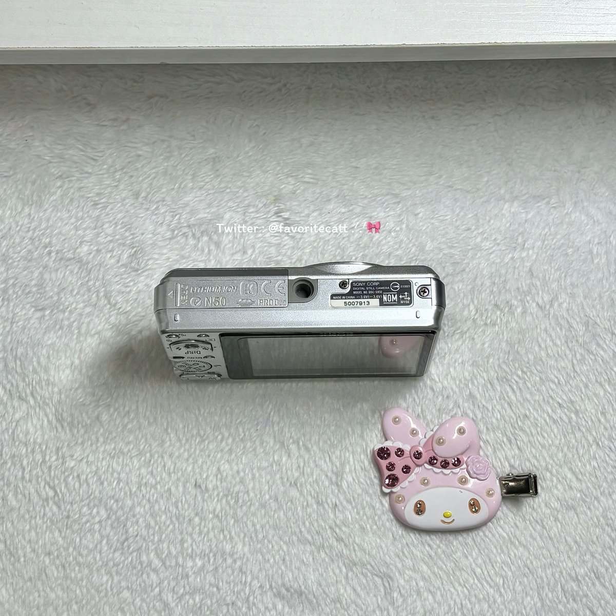 favoritecatt's tweet image. Sony dsc s950 📷𓂃✴︎
ราคา : 1,950 รวมส่ง 

𓇼 สิ่งที่ได้รับ : กล้อง + แบต + สายห้อย
บอดี้สวยมาก สภาพดี มีรอยเล็กน้อย ใช้งานเต็มระบบ แฟลชได้ วิดีโอได้ โทนสวยผิวขาวชมพู มู้ดดี ซูมลื่นไม่มีฝุ่น ปุ่มไม่รวนไม่ค้าง

𓇼 ตำหนิ : จอย่นบางๆ

#กล้องดิจิตอลมือสอง #กล้องดิจิตอล #ส่งต่อกล้อง