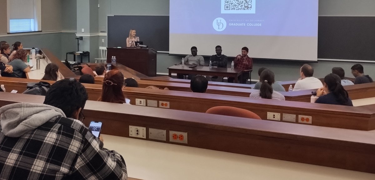 lauren_genova's tweet photo. Always so much fun welcoming our new @UDGradStudents to @UDelaware! Thanks to Johanna Voznak &amp; her colleagues for inviting me to moderate the STEM panel, and a big thanks to our panelists (Mike @ChemistryUD, PK #UDMath, &amp; Amit @UDphysics) for sharing phenomenal advice &amp; insights! https://t.co/HAHSSC9dTo