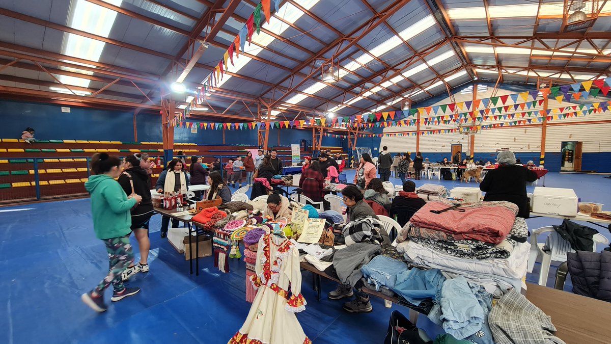 ServPaisAysen's tweet image. 🎉 Todo un éxito la Feria de Emprendedores en 
el gimnasio de Melinka, organizada por la Ilustre Municipalidad de Guaitecas y Servicio País. Productos locales, juegos infantiles 🎈 y más. ¡Mira las mejores imágenes! 📸 #FeriaDeEmprendedores #Melinka