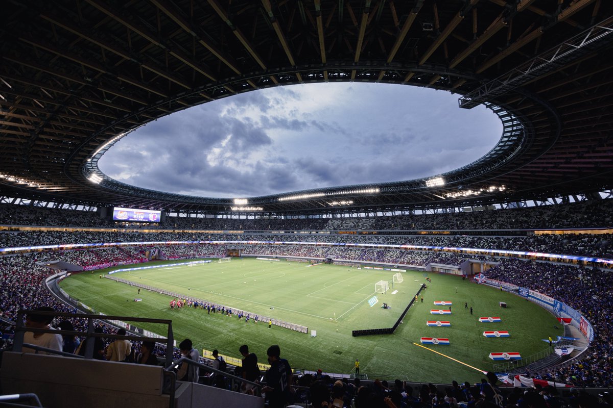 Kazahoritan's tweet photo. 初サッカー観戦の感想（国立マリノス）
・国立の演出やばい。始まる前からテンション爆上げだった。私サッカー見に来たんだよね？
・前半試合動かね～～～って思ったら後半４点も入った。流石に４点入るとおもろい
・トリコロールおしゃれ、あとマリノスの応援凄い。ファンになりそう。
#fmarinos https://t.co/e8X7R7mJwK