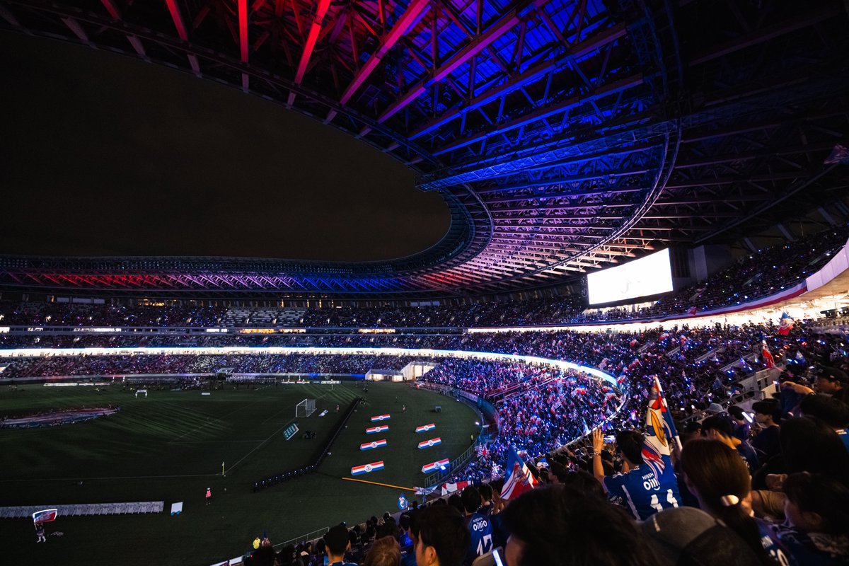 Kazahoritan's tweet photo. 初サッカー観戦の感想（国立マリノス）
・国立の演出やばい。始まる前からテンション爆上げだった。私サッカー見に来たんだよね？
・前半試合動かね～～～って思ったら後半４点も入った。流石に４点入るとおもろい
・トリコロールおしゃれ、あとマリノスの応援凄い。ファンになりそう。
#fmarinos https://t.co/e8X7R7mJwK
