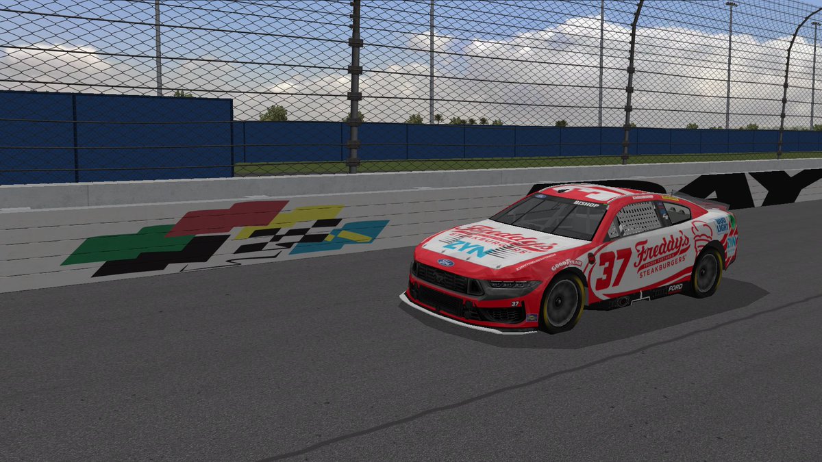 The car felt fast in practice, looking forward to qualifying tonight and raceday! ⚡️ <a href="/RingsOnX/">RINGS X</a>