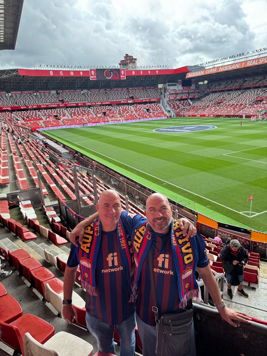 Muchas gracias al <a href="/RealSporting/">Real Sporting</a> y a los coordinadores de grada por su atención con las personas con discapacidad, así da gusto venir a recintos históricos como este.
<a href="/anmadrev/">Antonio Madrigal</a> <a href="/daniponz/">Dani Ponz 👓</a> <a href="/CD_Eldense/">CD Eldense</a>