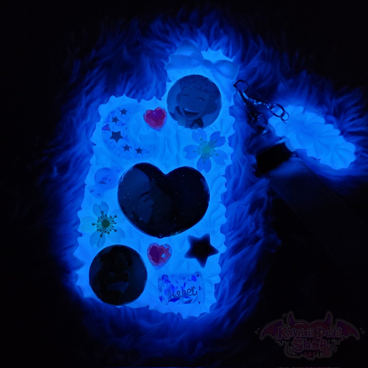 KawaiiDevilShop's tweet photo. Aang x Katara case for a sweet customer! https://t.co/OrTqQEM6gf