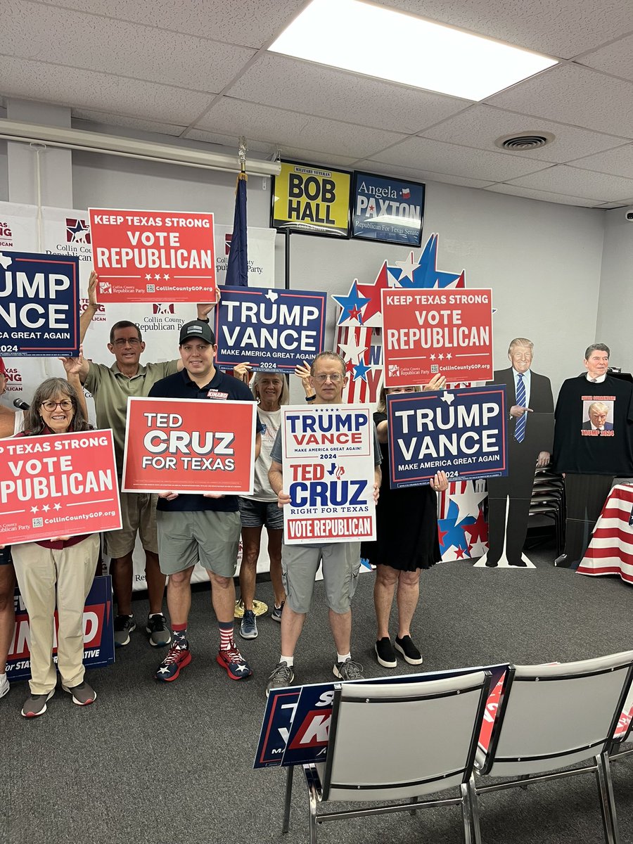 CollinGOP's tweet photo. Thank you for everyone who joined us for our Saturday Block Walks! 👟👟🚶‍♀️🚶
We had @KinardForTX and Scott Grigg join us today! 
See everyone next Saturday! 

#blockwalk #ccgop #election #gotv #vote #novermberelection #politics #texas #collincounty #victory https://t.co/LVGFpWpcOJ