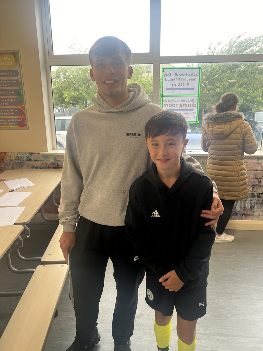 TM_22_14's tweet photo. Ted loved meeting Corey on GCSE results day as he hopes to follow in his footsteps and get a scholarship - not with Bolton Wanderers though #ASFC https://t.co/Zna5modDjL