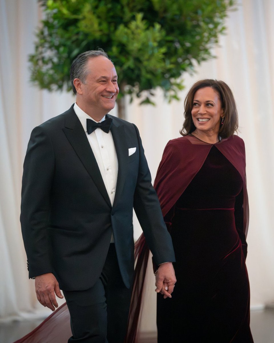 MollieDamon's tweet photo. Kamala serving Mon Mothma realness 🤌 https://t.co/o2OzuKTdsz