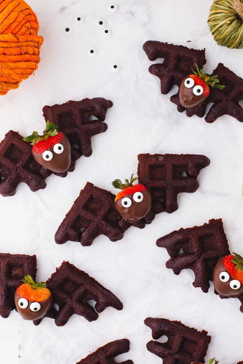 GhouliaChilds's tweet image. BAT-shaped Waffles via Pancake Recipes 
#NationalWaffleDay
#GhastlyGastronomy 

pancakerecipes.com/bat-shaped-hal…