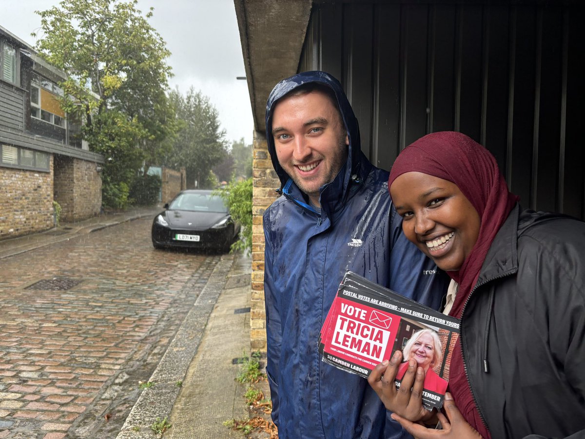 Braving the rain for the brilliant Tricia Leman in Camden Square!
